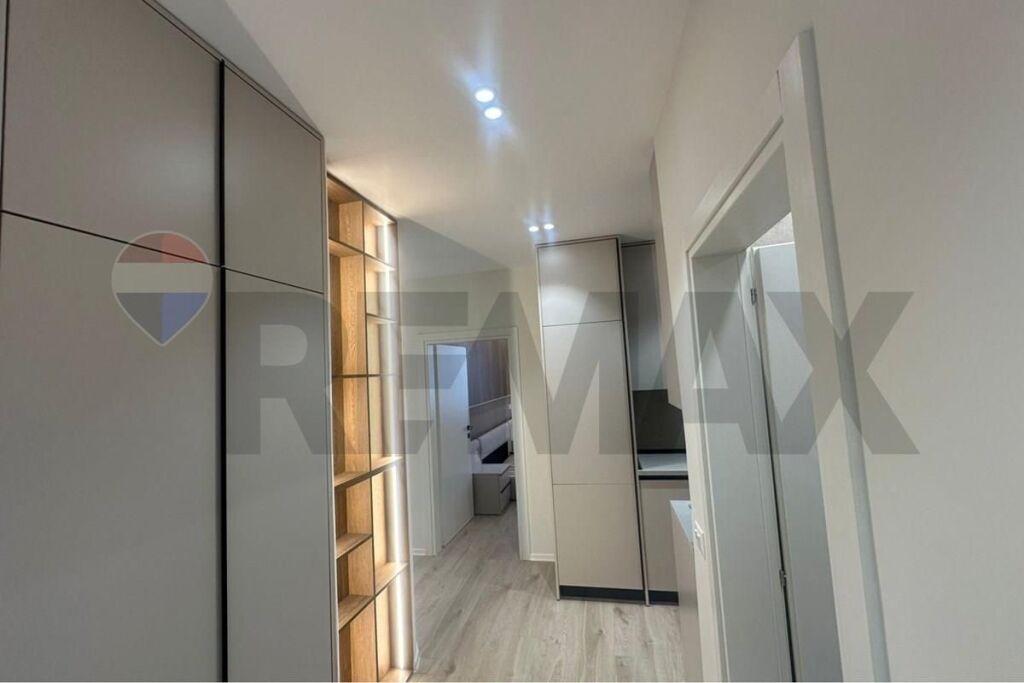 Apartament 2+1 ne Shitje Rr.Kavajes