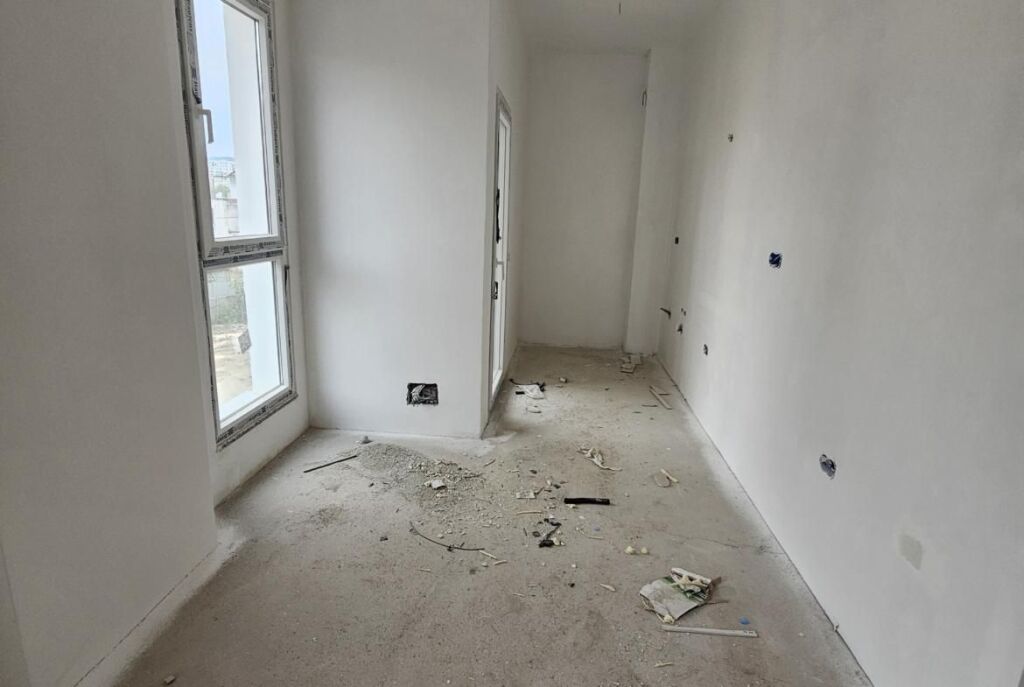 Ne Astir Prane Vila L Shitet Apartament 1+1 Me Planimetri Perfekte!