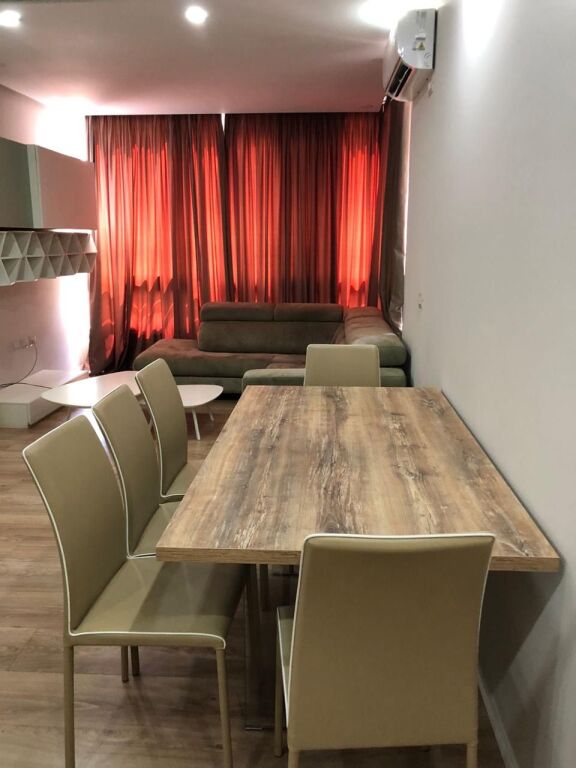3+1, presso hotel radison lago secco, 800 euro, offerto anche parcheggio extra