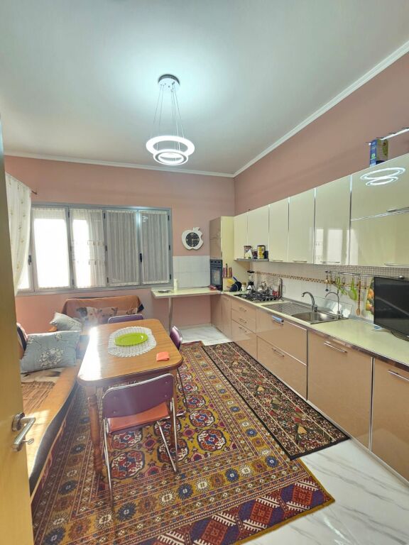 AFFITTASI SUPER APPARTAMENTO 3+1 A SHIJAK