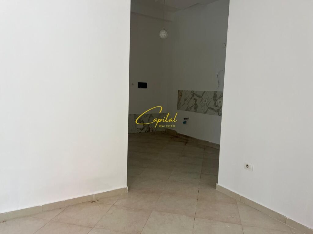 SHITET AMBIENT BIZNESI 73 M2 ASTIR 135.000 EURO