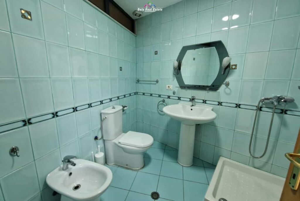 Zyre Me Qera 2+1 Ne Qender (ID BZ2519) Tirane