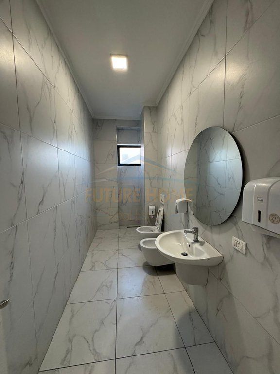 Qera,Ambient per Zyra,Rezidenca Future Home,Unaza e Re
