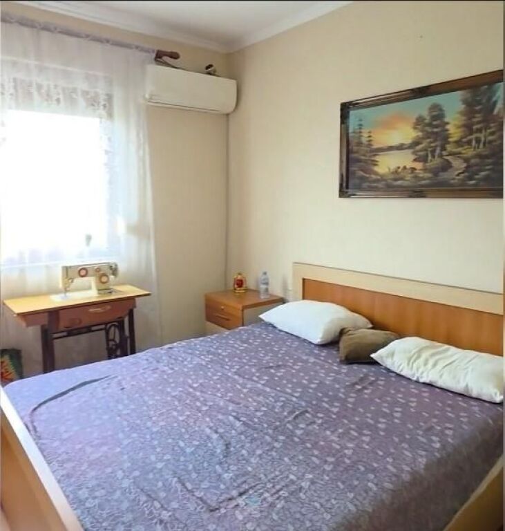 Tek Rruga Irfan Tomini Shitet Apartament 1+1 Me Çmim Okazion