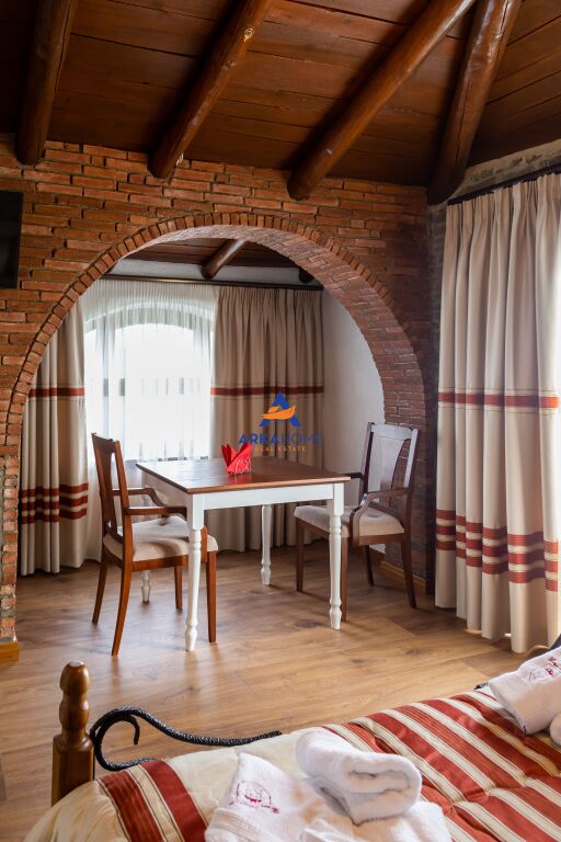 SHITET RESORT 1440M2 "SHESHI MAMICA, PETRELE" 4.000.000 EURO