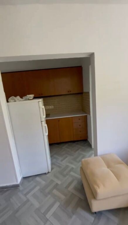 Shitet Apartament 1+1