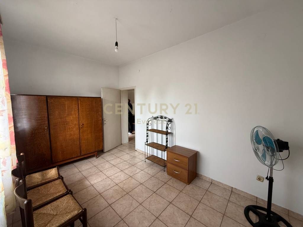 KODRA E PRIFTIT, SHESIM SHTEPI PRIVATE 195,000 € Sip. Totale  356m2