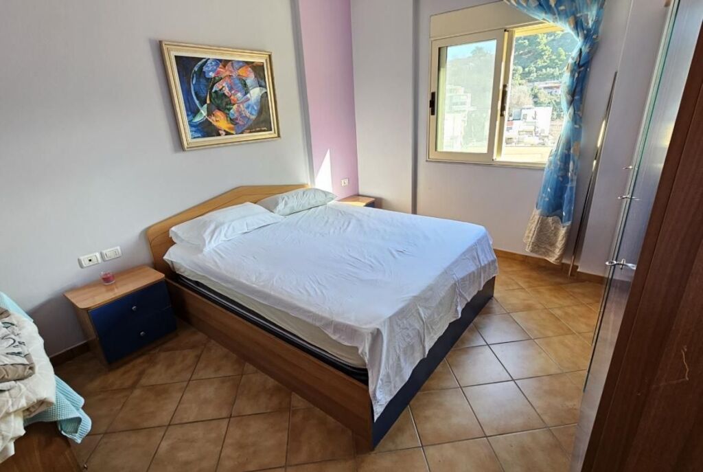 Presso la Scuola Ali Demi, Appartamento 2+1+2 in Affitto con Spazio Ampio!