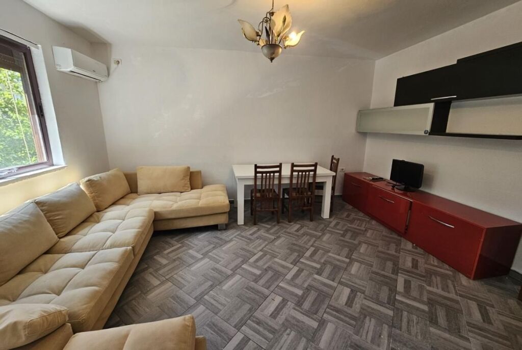Ne Vasil Shanto Shitet Apartament 1+1 I Mobiluar!