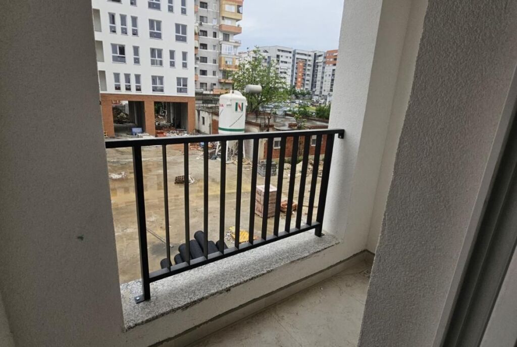 Ne Astir Prane Vila L Shitet Apartament 1+1 Me Planimetri Perfekte!