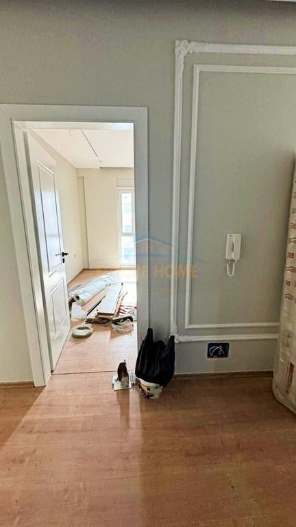 Shitet, Apartament 1+1, 5 Maji, Tirane.