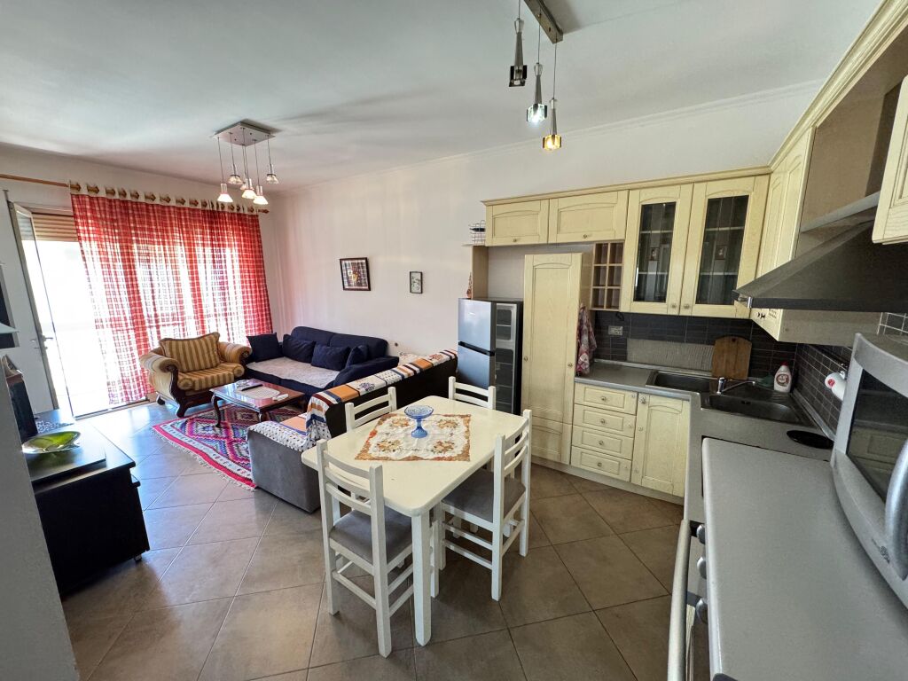 Jepet me qera Apartament 2+1+2  Adresa : Don bosko vizion +  I mobiluar  Kati 2  Cmimi 600 €