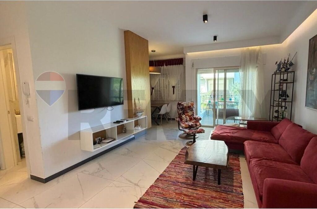 SHITET, APARTAMENT 2+1+2+ PARKIMI, GJIRI I LALZIT