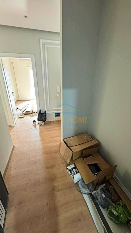 Shitet, Apartament 1+1, 5 Maji, Tirane.