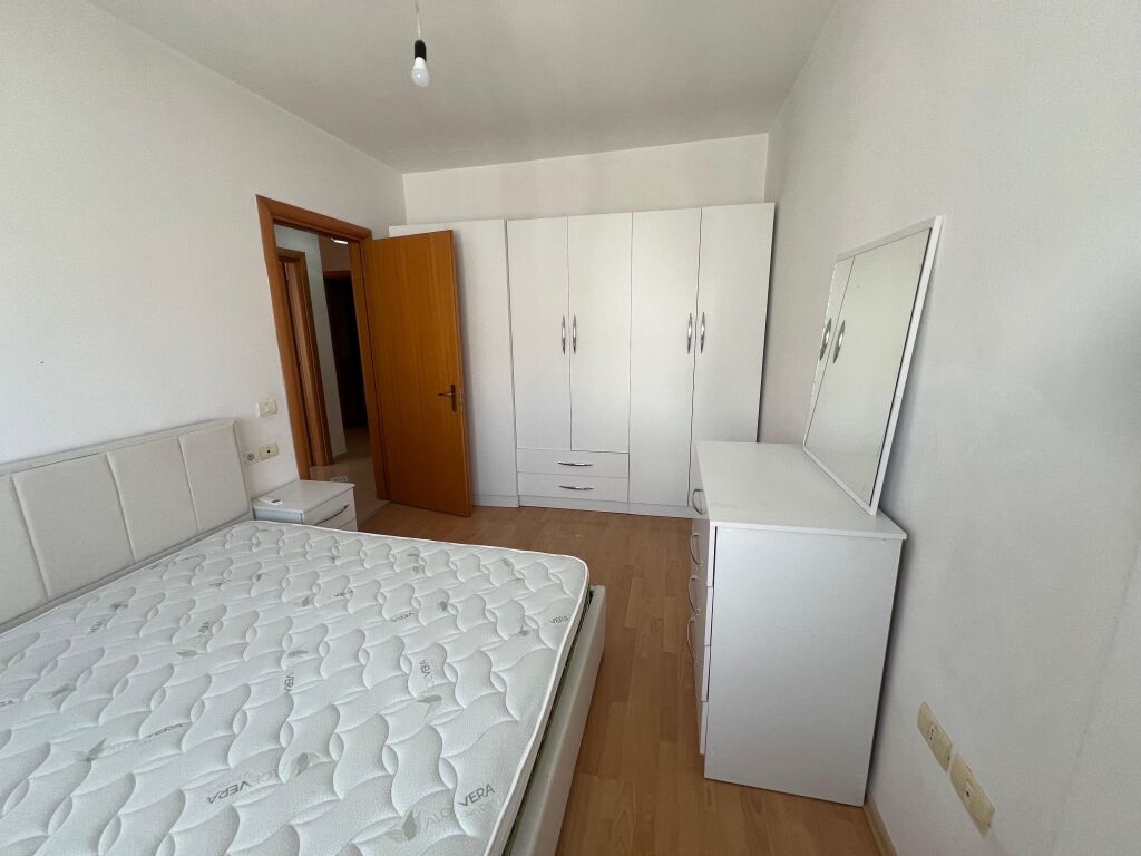 2+1 In Affitto, Astir, Hotel Marinaj