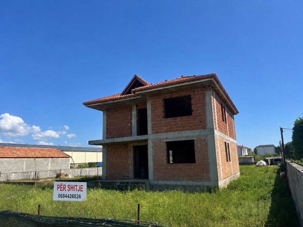 VILLA IN VENDITA 2 PIANI 1200 M2 TERRENO XHAFZOTAJ DURRES 115000 EURO