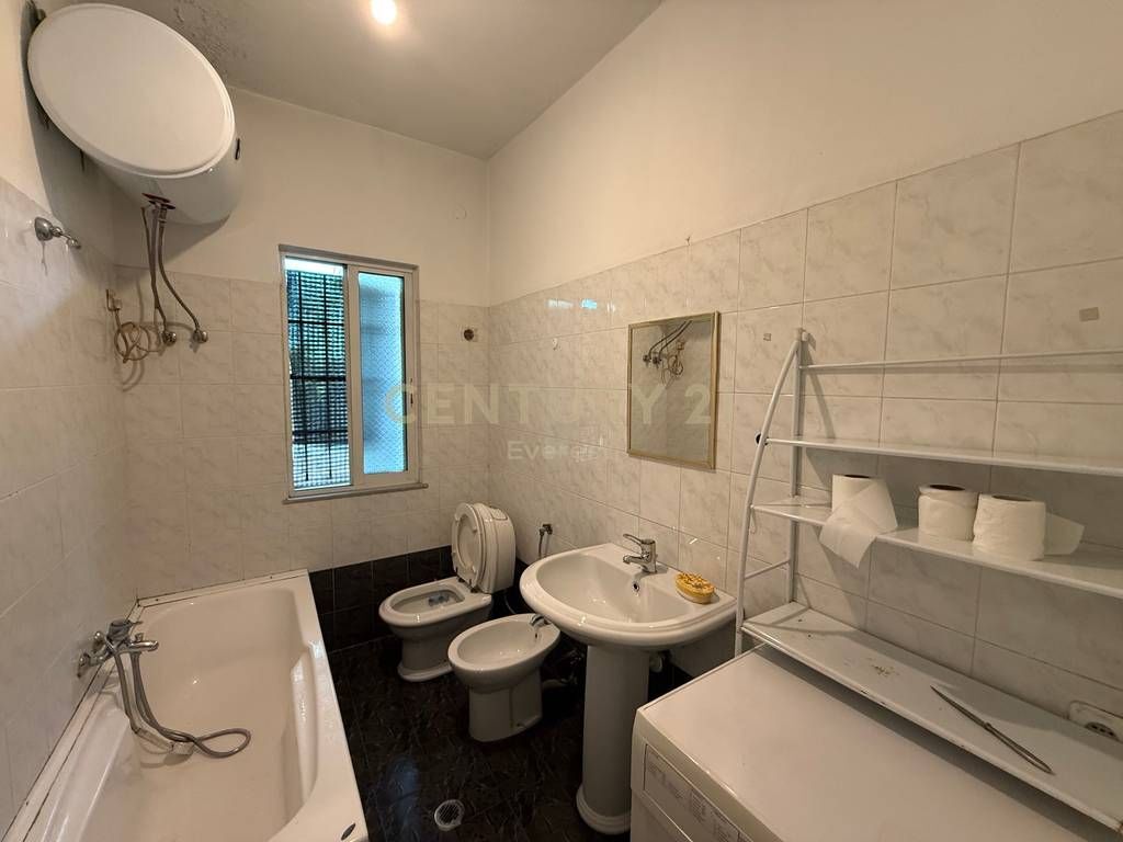 KODRA E PRIFTIT, SHESIM SHTEPI PRIVATE 195,000 € Sip. Totale  356m2