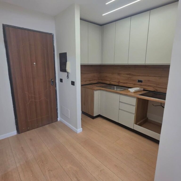Apartment 2+1 for rent with an area of 90m², in the Globe area, opposite Delijorgji.
