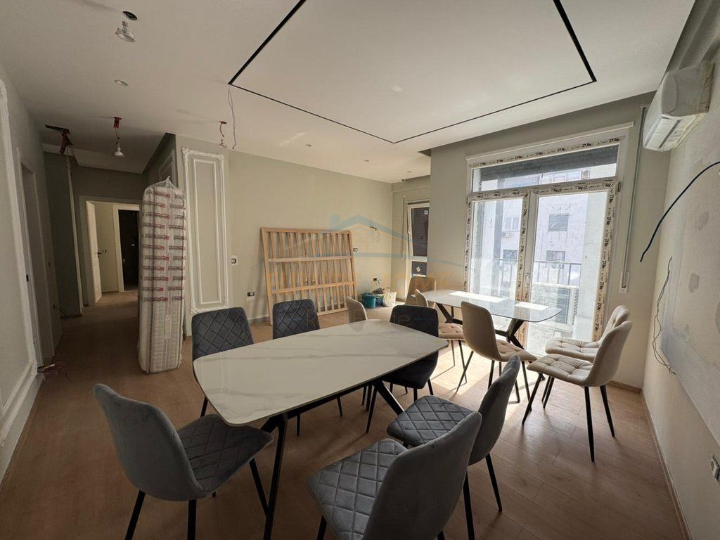 For sale, 2+1 Apartment, 5 Maji, Tirane.