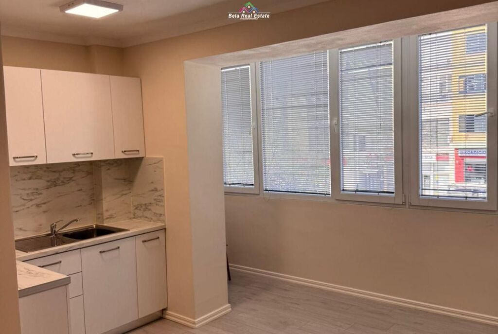 Zyre Me Qera 1+1 Tek 21 Dhjetori (ID BZ2951) Tirane