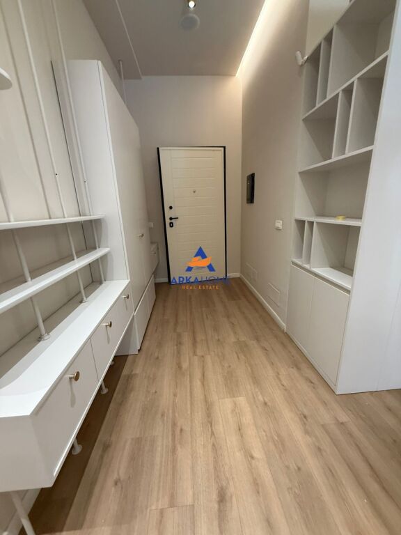 JEPET AMBIENT BIZNESI ME QERA 140M2 "KOMPLEKSI OLIMPIK" 1500 EURO