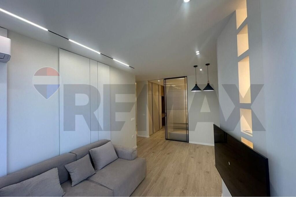 Apartament 2+1 ne Shitje Rr.Kavajes