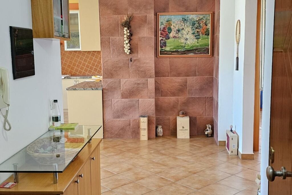 Presso la Scuola Ali Demi, Appartamento 2+1+2 in Affitto con Spazio Ampio!