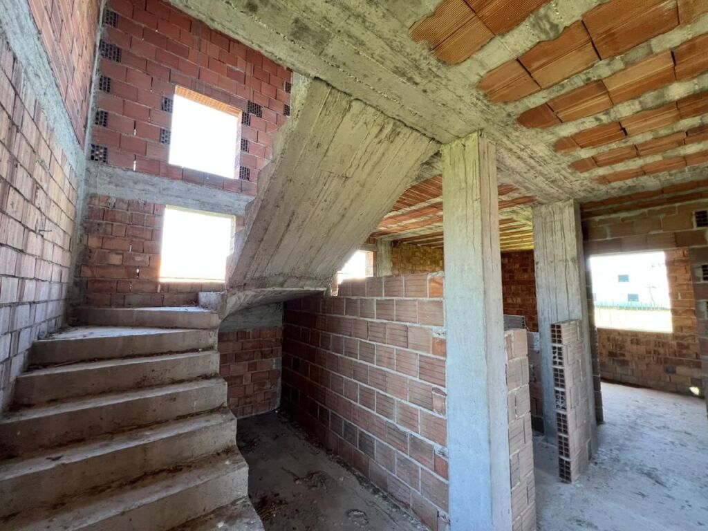 VILLA IN VENDITA 2 PIANI 1200 M2 TERRENO XHAFZOTAJ DURRES 115000 EURO