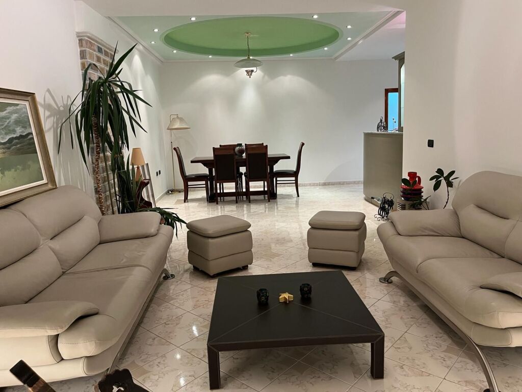 🏡 IN AFFITTO | APPARTAMENTO 3+1+2+2 IN AFFITTO – VLORË, SKELE (VIA PRINCIPALE)