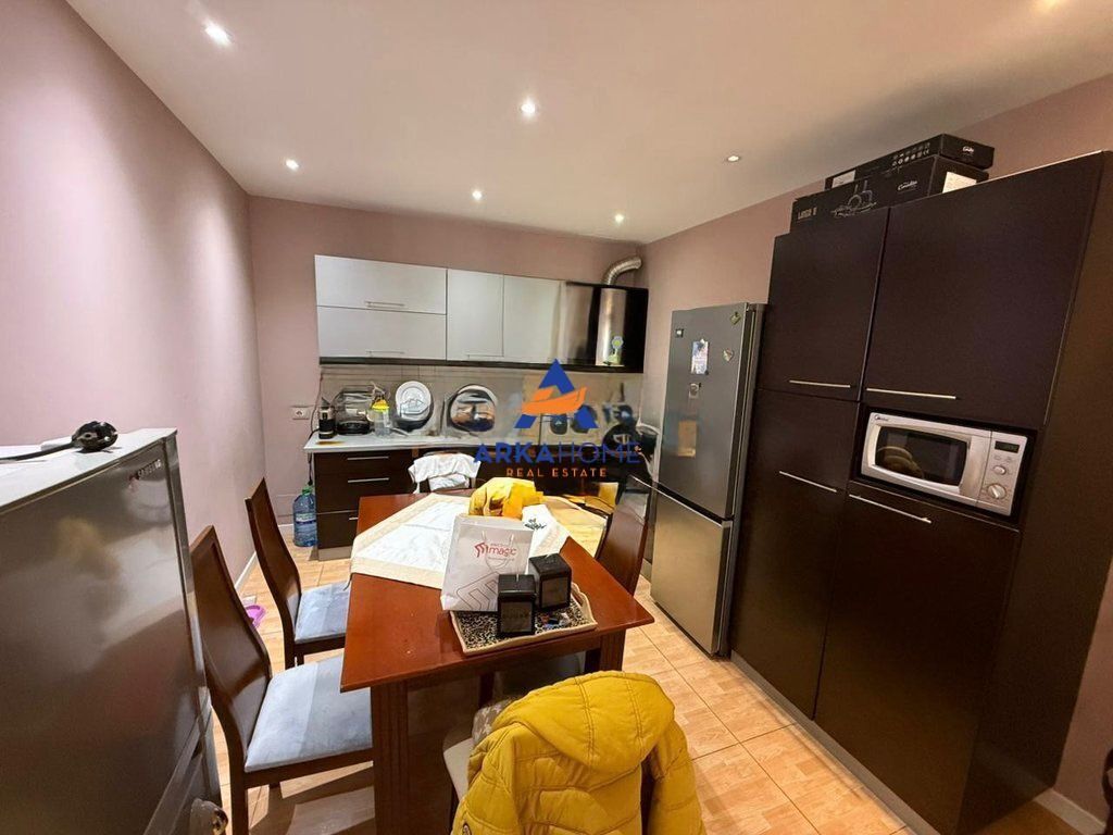 SHITET APARTAMENT 2+1+BALLKON "TE ZOGU I ZI" 230.000 EURO