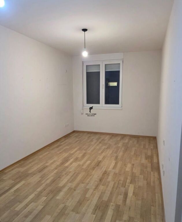 UFFICIO IN AFFITTO 105 M2 21 DHJETORI 65.000 LEKE FH-73448
