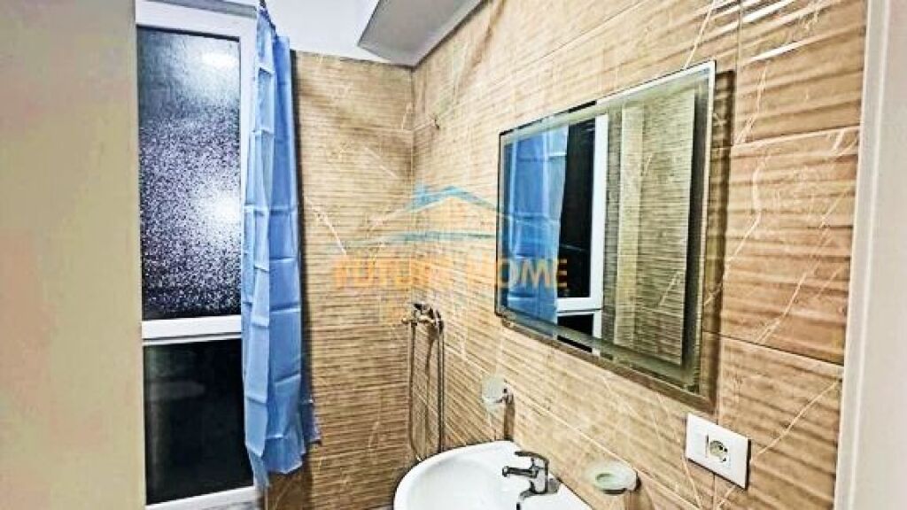 Qera, Apartament 2+1, Rruga 5 Maji, Tiranë.