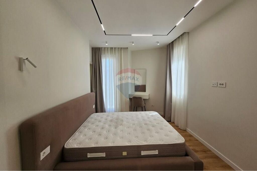 Apartament 2+1 per qira tek Liqeni i Thate!