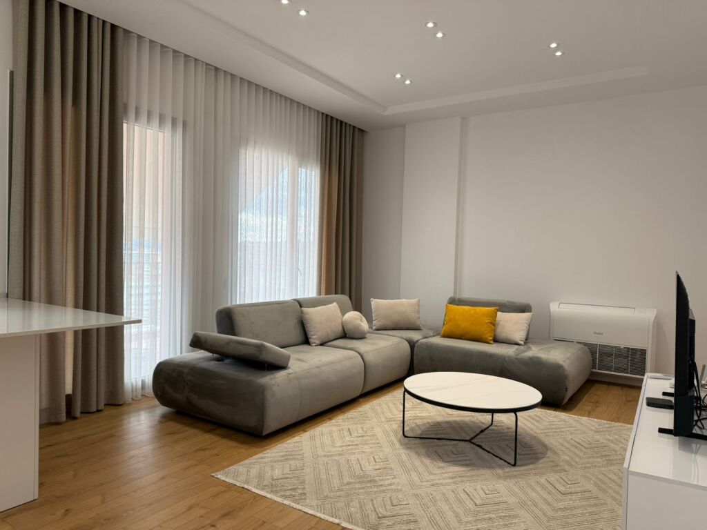 Appartamento moderno 2+1+ Posto auto presso Tower Bridge 1!