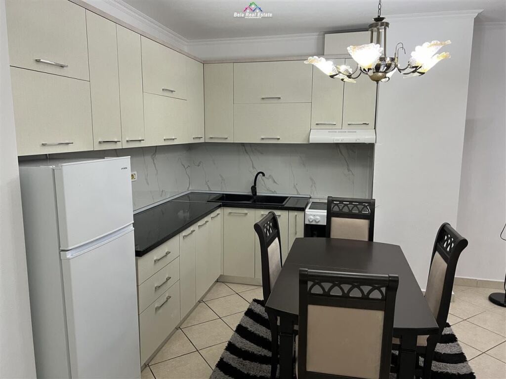 Apartament Me Qera 2+1 Tek Komuna e Parisit (ID B2201234) Tirane