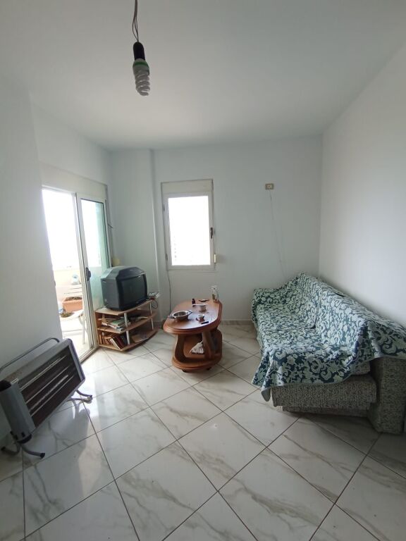 Shitet Apartment 1+1 Shkembi kavajes
