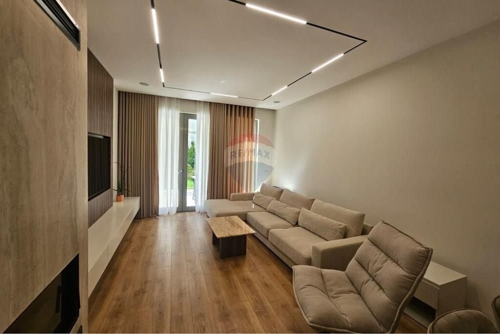 Apartament 2+1 per qira tek Liqeni i Thate!