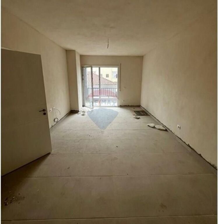 Apartament 2+1+2 për shitje – Zona 5 Maji