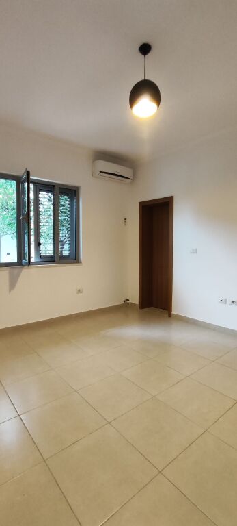 650m2 - Spazio per Uffici in Affitto
