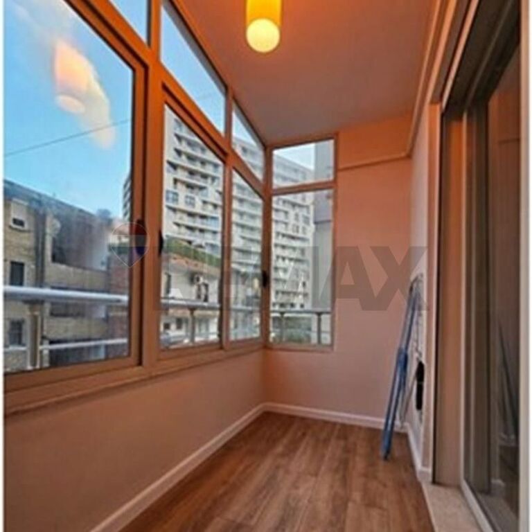 Shitet apartament 1+1 tek Mine Peza
