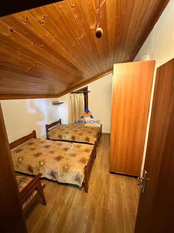 JEPET APARTAMENT ME QERA 2+1 + VERANDË "RRUGA ELBASANIT" 450 EURO