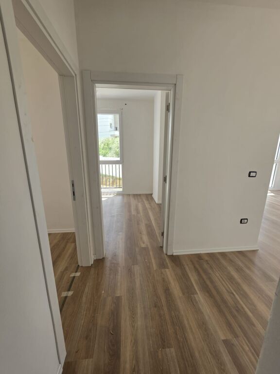 shitet apartament 2+1,1800 euro/m2,sauk i vjeter,kati 2