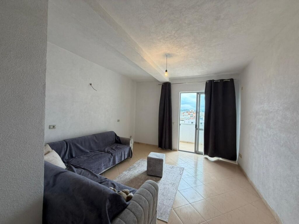 Shitet Apartament 2+1+2 ballkone me  pamje deti