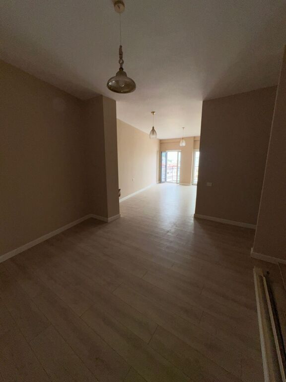 🏡 **Porta e Re – Apartament 1+1 në shitje**
