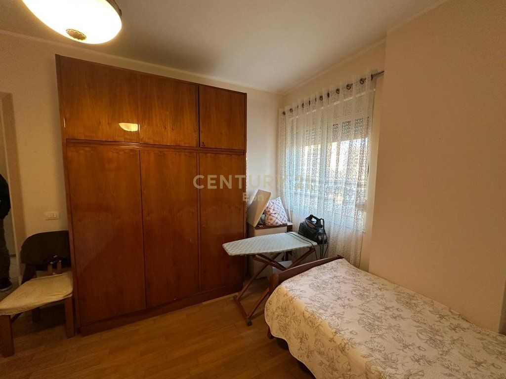Apartament 2+1+2 për Qira në Qender te Durresit, tek Kazazi!