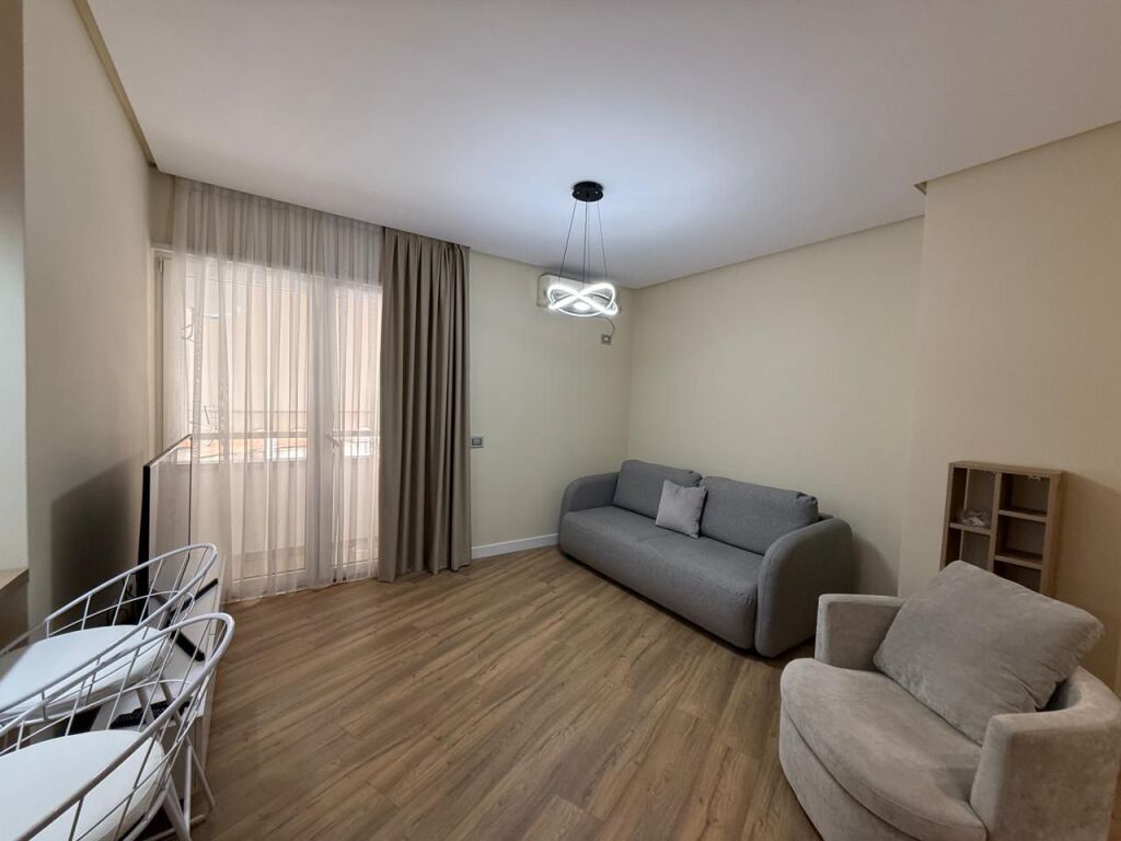 APPARTAMENTO 1+1 IN AFFITTO, VICINO A PAZARI I RI, TIRANA!