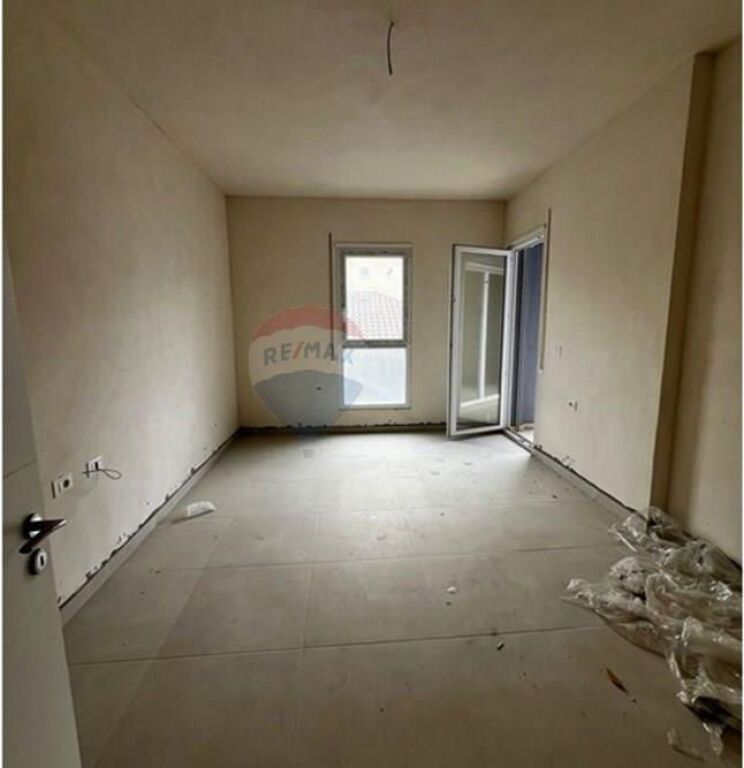 Apartament 2+1+2 për shitje – Zona 5 Maji