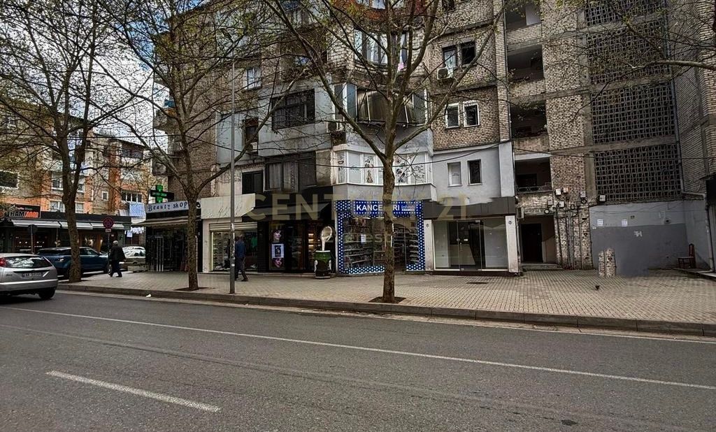 Negozio in affitto, Via Bardhyl