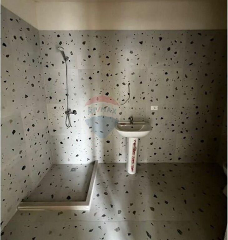 Apartament 2+1+2 për shitje – Zona 5 Maji
