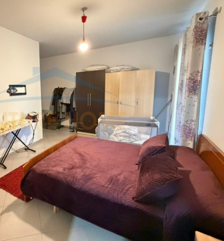 In vendita, appartamento 2+1+2, Unaza e Re, Tirana.